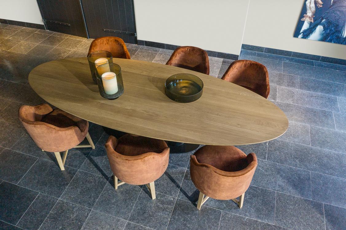 Buddha Low Dinning Table Ovaal