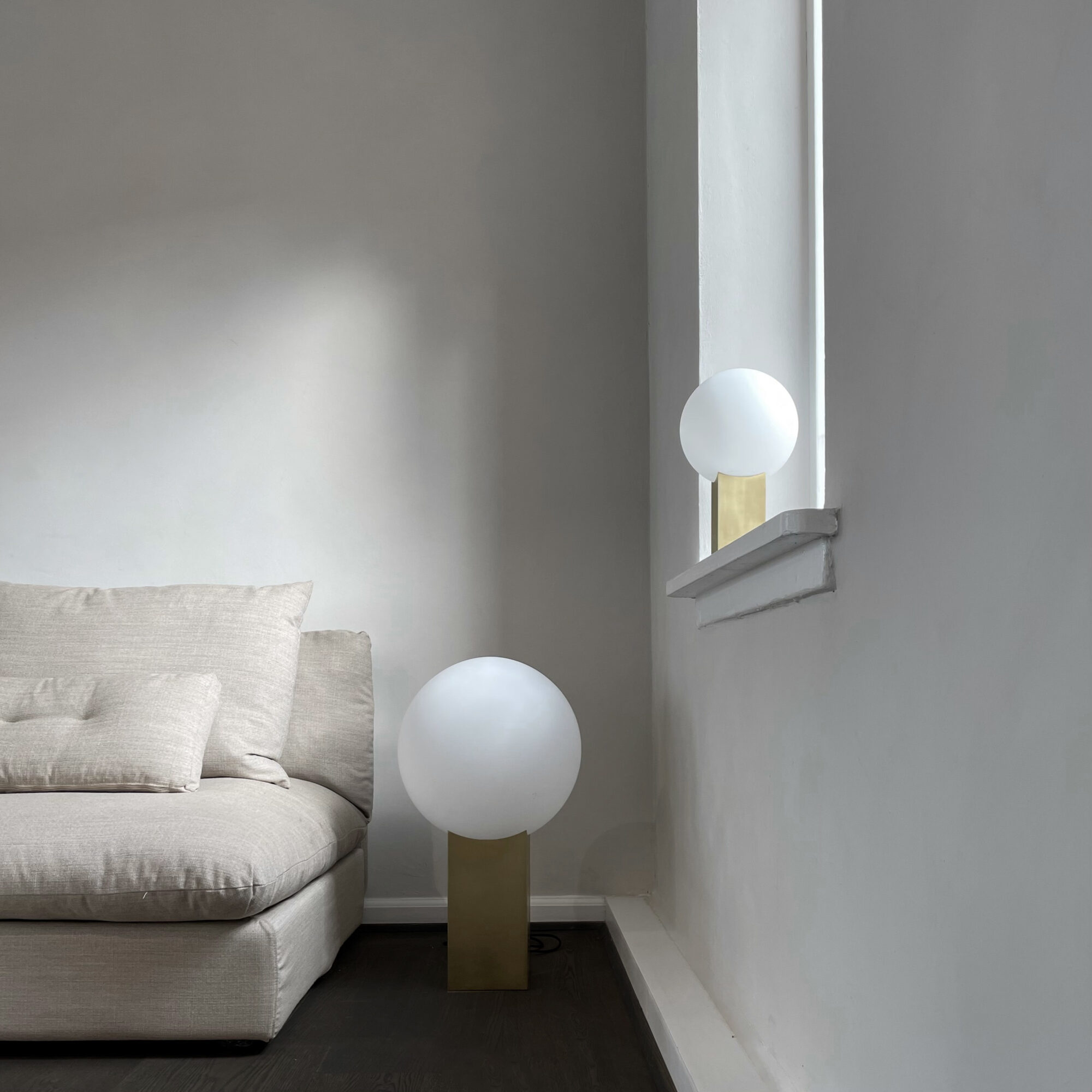 Hoop Table Lamp - Image 2